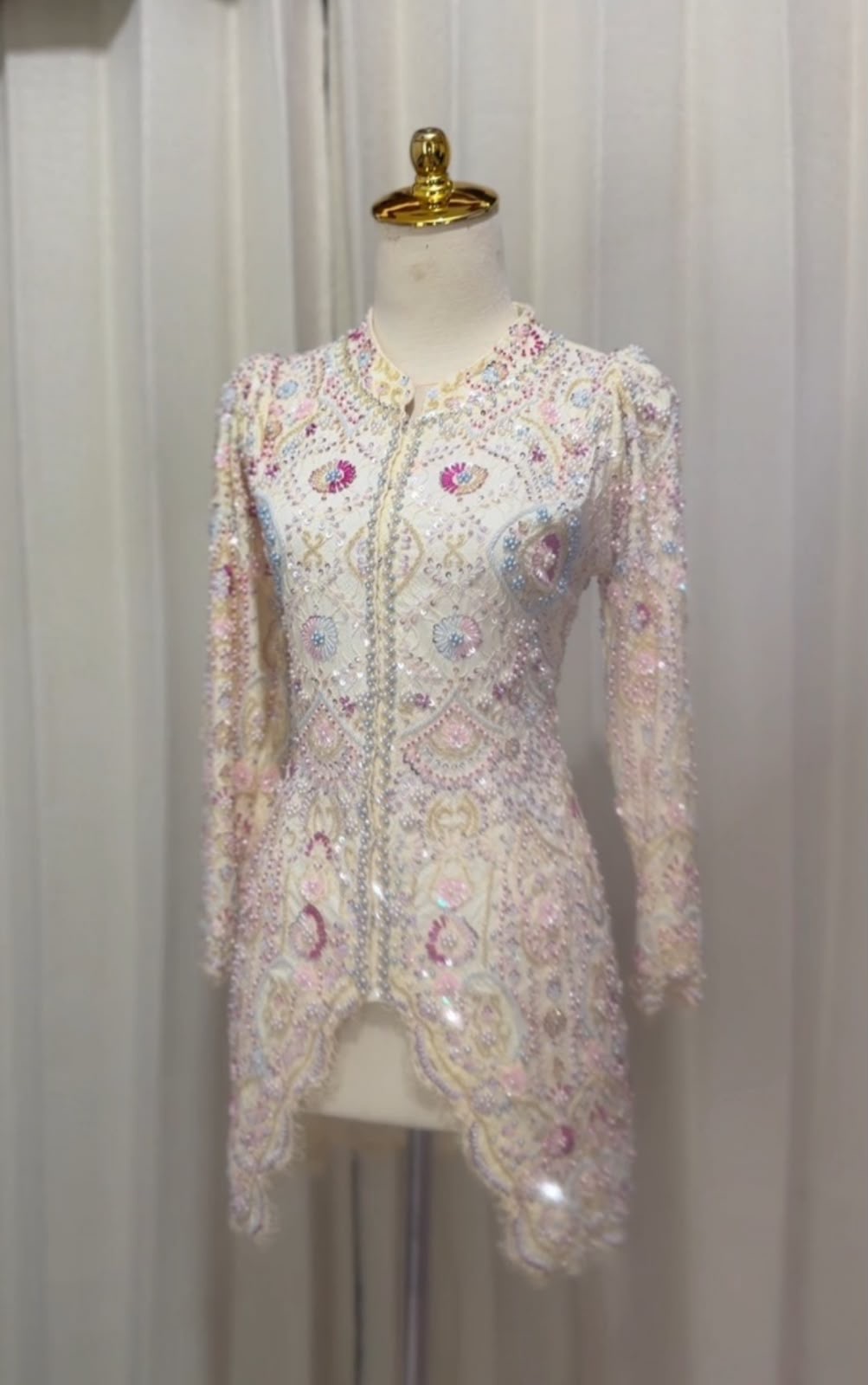 Jangan lupakan momen berhargamu dengan kebaya Sheraphina
